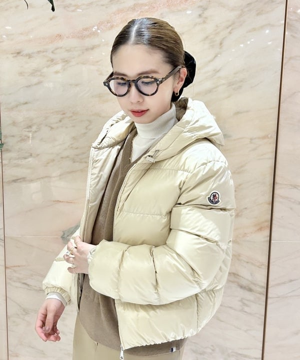 佐藤 美樹さんの「BEAMS WOMEN｜extreme cashmere / SPENCER ニット ベスト」を使ったコーディネート