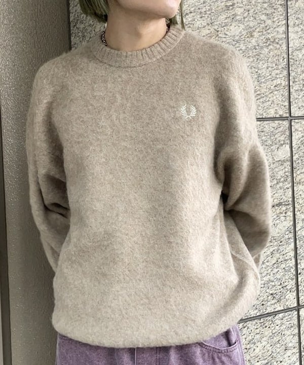 マツミヤさんの「BEAMS WOMEN｜FRED PERRY / 別注 フラッフィ クルーネックニット」を使ったコーディネート