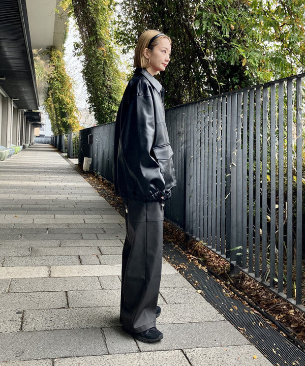 むりょさんの「BEAMS WOMEN｜フェイク レザー ワイド パンツ」を使ったコーディネート