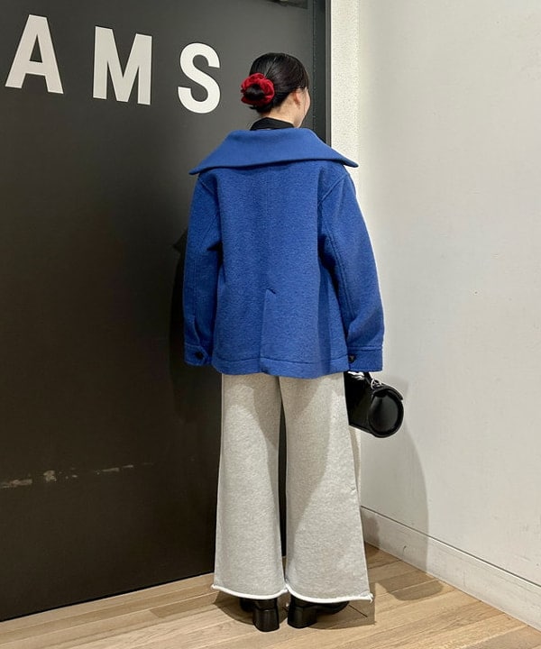早川 萌子さんの「BEAMS WOMEN｜リブ襟 ハーフ コート」を使ったコーディネート